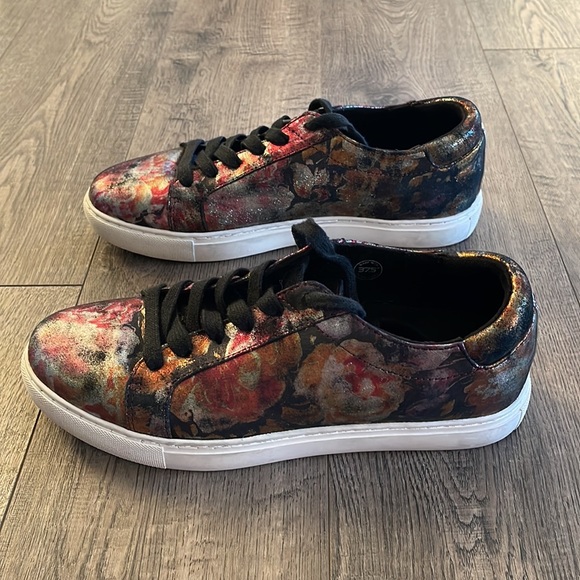 💕ABEO - Keneth Cole Sneakers 💕 - Picture 3 of 10